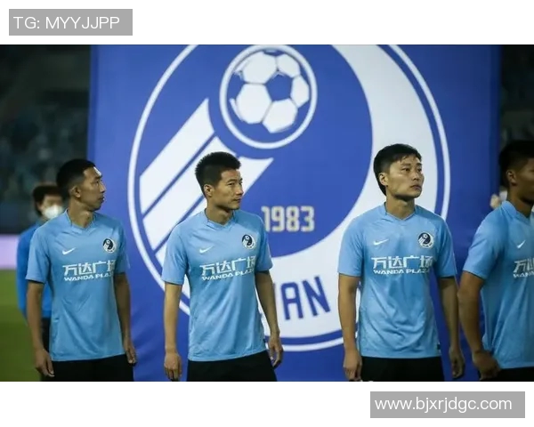 大连人足球俱乐部明星球员盘点及未来发展展望